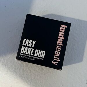 HUDA BEAUTY - Easy Bake Loose Powder Brightening + Correcting Duo - NEW